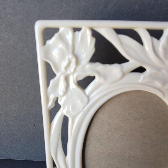 Lenox Portrait Gallery Iris Picture Frame For 3.5x5  Vintage Lenox Portrait Gallery Fine Porcelain Irises Picture Frame